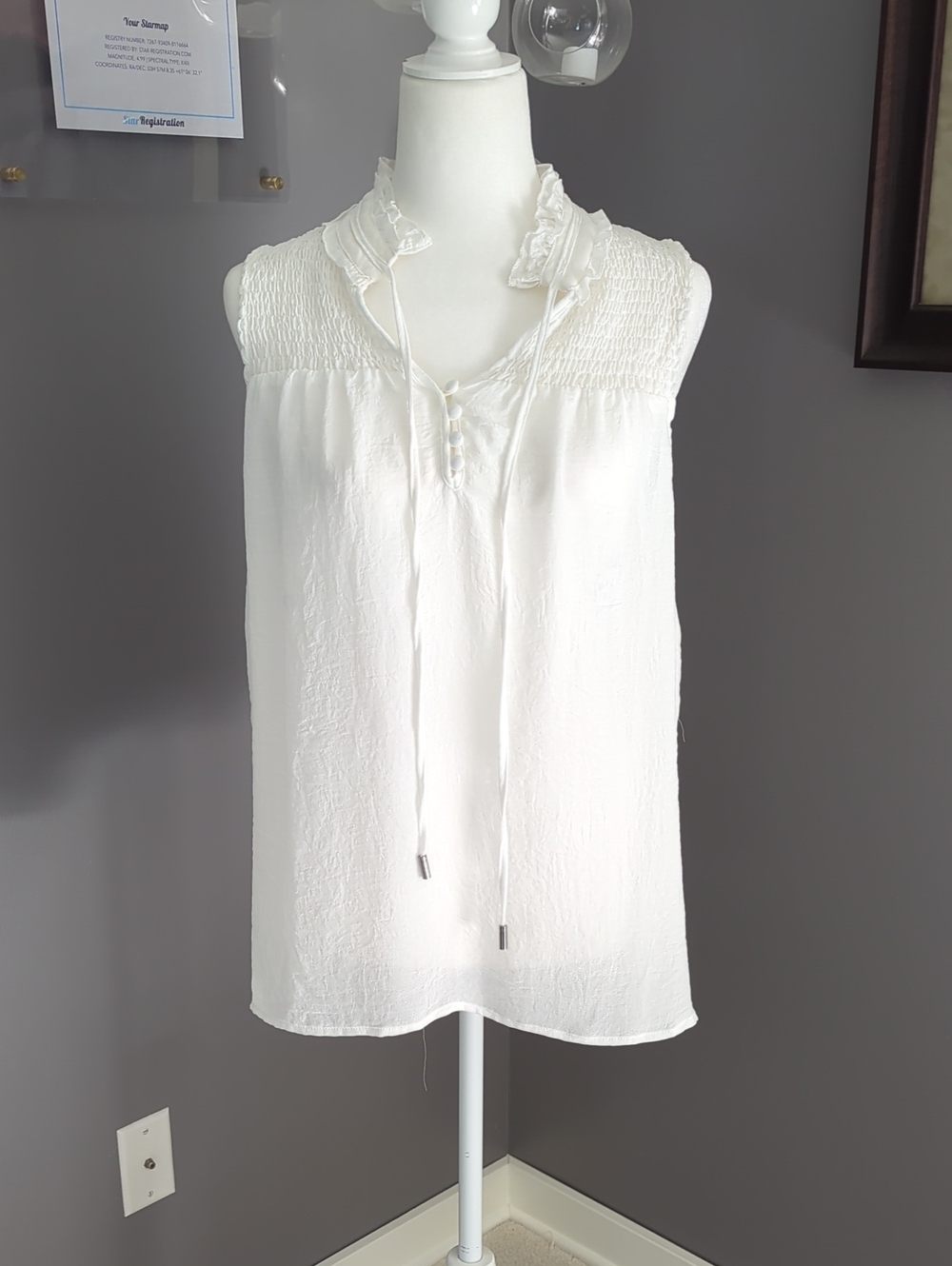 NWOT entro Light Cream Ruffle-Neck Sleeveless Camisole